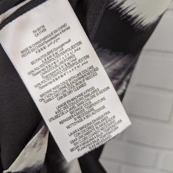 BCBG Shirt Women’s s Black Max Azria Dana Halter Top abstract modern sleek city - Picture 6 of 7